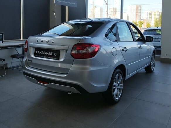 2026 Lada (ВАЗ) Granta I Рестайлинг, серебристый, 1268000 рублей - вид 2