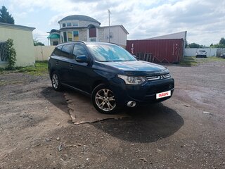 2013 Mitsubishi Outlander III, синий, 1000000 рублей, вид 2
