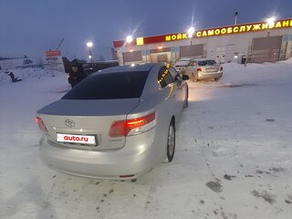 2011 Toyota Avensis III, серебристый, 950000 рублей, вид 4