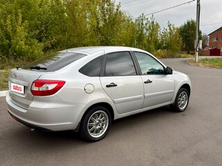 2015 Lada (ВАЗ) Granta I, серебристый, 400000 рублей, вид 4