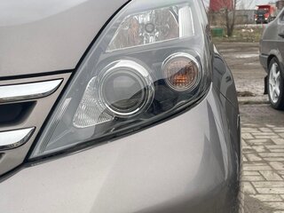 2011 Toyota ISis I Рестайлинг, серый, 1400000 рублей, вид 4