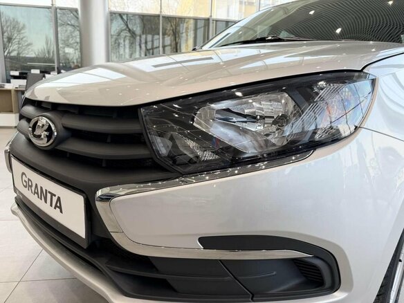2026 Lada (ВАЗ) Granta I Рестайлинг, серебристый - вид 20