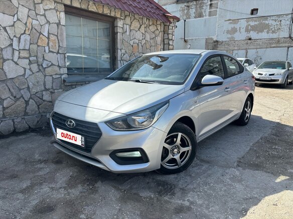 2017 Hyundai Solaris II, серебристый, 1090000 рублей - вид 1