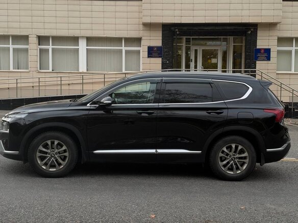 2021 Hyundai Santa Fe IV Рестайлинг, чёрный, 3390000 рублей - вид 3