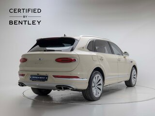 2025 Bentley Bentayga I Рестайлинг, бежевый, 34464700 рублей, вид 4