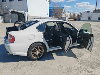 2003 Subaru Legacy IV, белый, 730000 рублей, вид 4