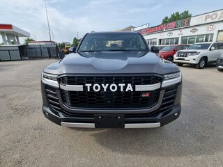 2021 Toyota Land Cruiser 300 Series, серый, 11000000 рублей, вид 2