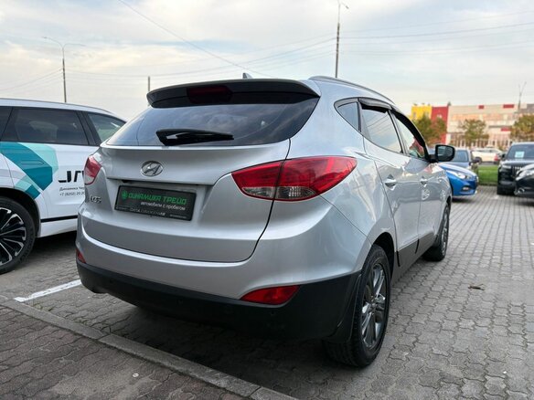 2014 Hyundai ix35 I Рестайлинг, серебристый, 1105000 рублей - вид 5