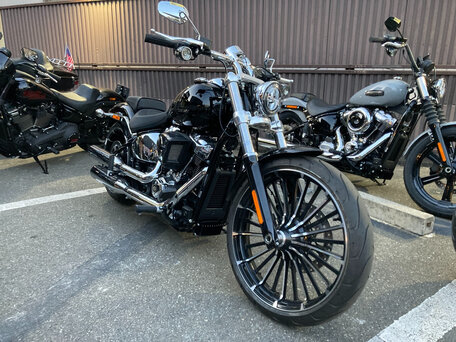 2025 Harley-Davidson Breakout, чёрный, 2300000 рублей, вид 3