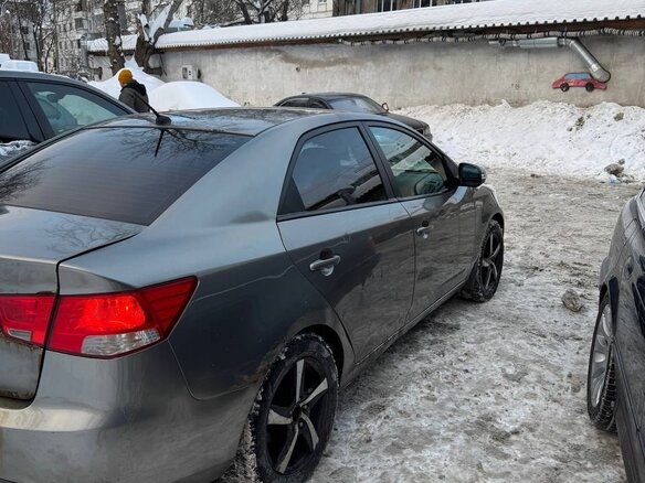 2010 Kia Cerato 4-speed II, серый, 445000 рублей - вид 2