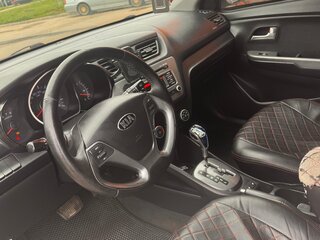 2016 Kia Rio III Рестайлинг, серебристый, 600000 рублей, вид 2