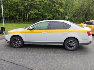 2020 Skoda Octavia III (A7) Рестайлинг, белый, 1550000 рублей, вид 4