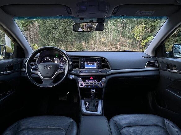 2016 Hyundai Elantra VI (AD), жёлтый, 1570000 рублей - вид 3