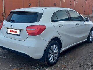 2013 Mercedes-Benz A-Класс 180 III (W176), белый, 1950000 рублей, вид 3