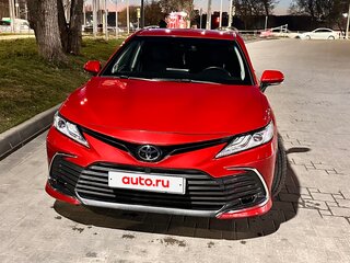 2021 Toyota Camry VIII (XV70) Рестайлинг, красный, 3000000 рублей, вид 1