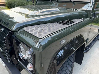 2013 Land Rover Defender 110 I Рестайлинг, зелёный, 7000000 рублей, вид 4