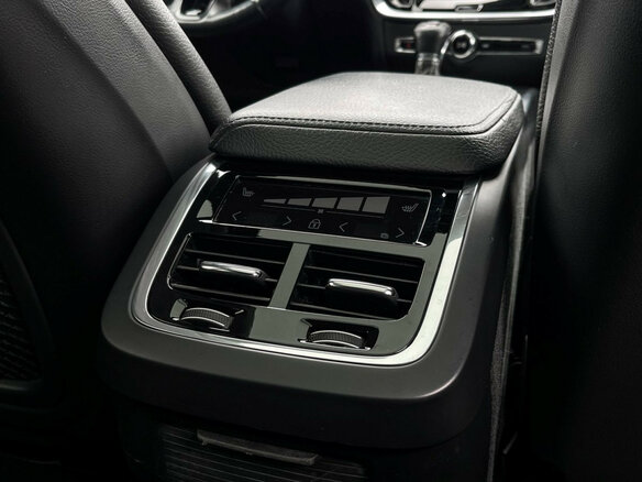 2018 Volvo V60 II, белый - вид 17