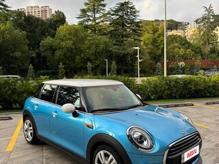 2018 Mini Hatch Cooper III (F55/F56) Рестайлинг, голубой, 1750000 рублей, вид 4