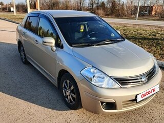 2011 Nissan Tiida I Рестайлинг, коричневый, 685000 рублей, вид 3