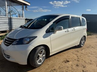2011 Honda Freed I, белый, 1130000 рублей, вид 2