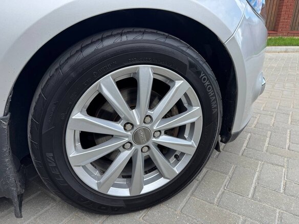 2011 Ford Focus III, серый - вид 12