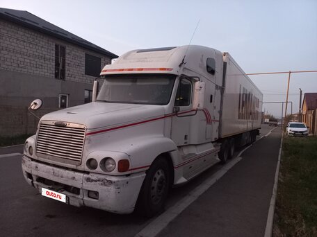 2003 Freightliner Century Class, белый, 1300000 рублей, вид 1