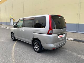 2005 Nissan Serena III (C25), серый, 945000 рублей, вид 3