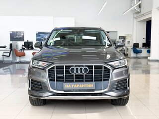 2020 Audi Q7 45 TFSI II (4M) Рестайлинг, серый, 4990000 рублей, вид 2