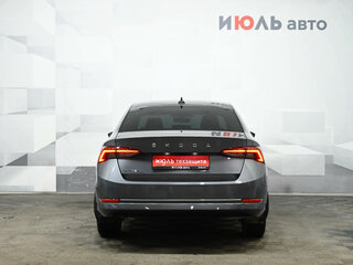 2021 Skoda Octavia IV (A8), серый, 2550000 рублей, вид 5