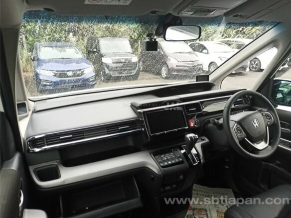 2021 Honda Stepwgn Spada V Рестайлинг, белый, 2790000 рублей - вид 8