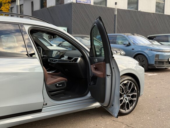 2023 BMW X7 40d I (G07) Рестайлинг, чёрный - вид 19
