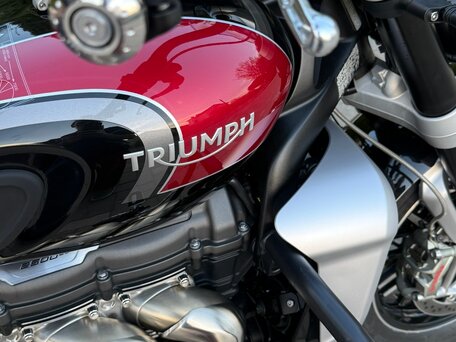 2023 Triumph Rocket 3, красный, 2279565 рублей, вид 5