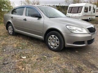 2010 Skoda Octavia II (A5) Рестайлинг, серый, 755000 рублей, вид 1