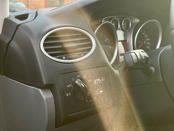 2008 Ford Focus II Рестайлинг, серый, 530000 рублей - вид 23