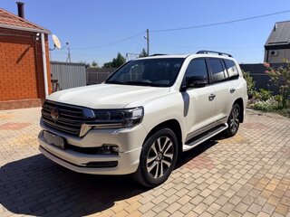 2018 Toyota Land Cruiser 200 Series Рестайлинг 2, белый, 7000000 рублей, вид 1
