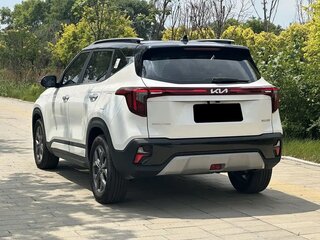 2023 Kia Seltos I Рестайлинг, белый, 1925000 рублей, вид 2