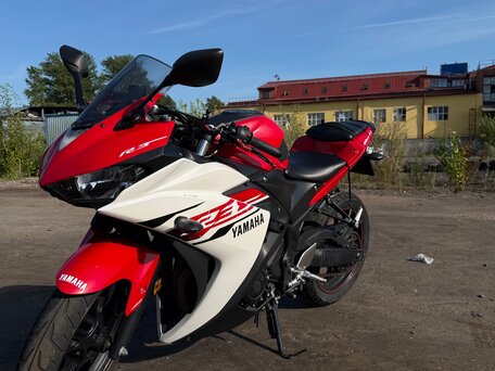 2015 Yamaha YZF-R3, красный, 490000 рублей, вид 2