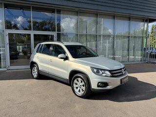 2014 Volkswagen Tiguan I Рестайлинг, серебристый, 1380000 рублей, вид 3