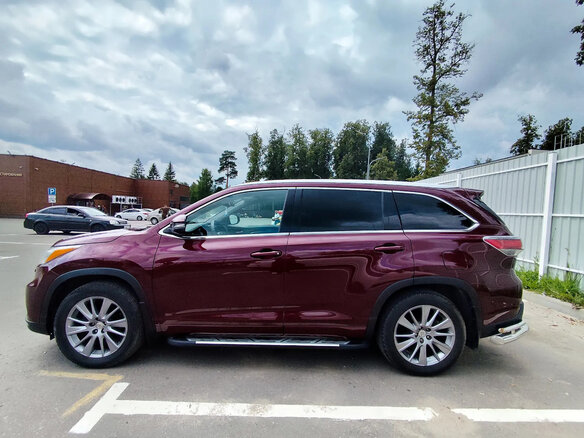 2014 Toyota Highlander III (XU50), красный, 2800000 рублей - вид 1