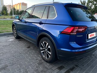 2020 Volkswagen Tiguan II, синий, 2065000 рублей, вид 3