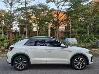 2022 Volkswagen T-Roc I Рестайлинг, белый, 1570000 рублей, вид 5