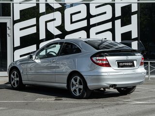 2005 Mercedes-Benz C-Класс 160 II (W203) Рестайлинг, серебристый, 799000 рублей, вид 2
