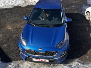 2020 Kia Sportage IV Рестайлинг, синий, 2020000 рублей, вид 1