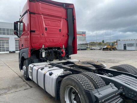 2020 Mercedes-Benz Actros, красный, 4850000 рублей, вид 5