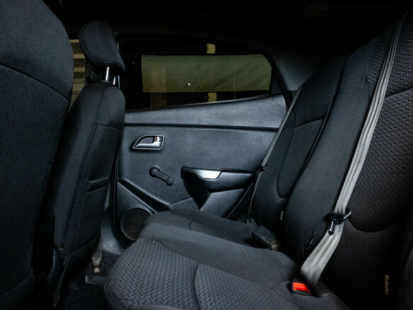 2015 Kia Rio III Рестайлинг, белый, 700000 рублей - вид 9
