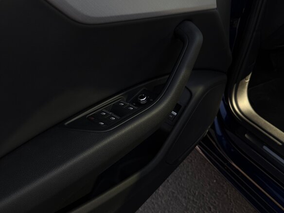 2020 Audi A4 40 TFSI V (B9) Рестайлинг, синий, 3290000 рублей - вид 16
