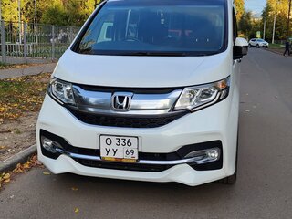 2015 Honda Stepwgn Spada V, белый, 1710000 рублей, вид 1
