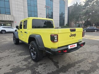 2023 Jeep Gladiator II (JT) Рестайлинг, жёлтый, 5590007 рублей, вид 3