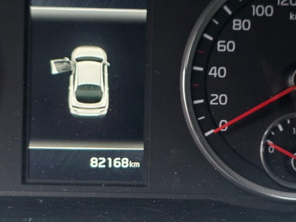2022 Kia K5 III, серый, 2400000 рублей - вид 6