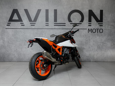 2026 KTM 990 Duke, оранжевый, 1700000 рублей, вид 4